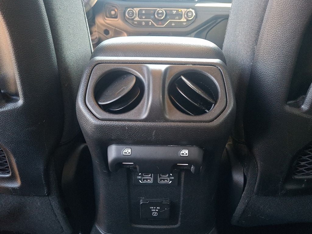 2024 Jeep Wrangler Rubicon w/Customer Preferred Package 24R