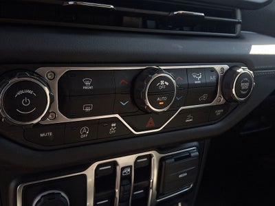 2024 Jeep Wrangler Rubicon w/Customer Preferred Package 24R