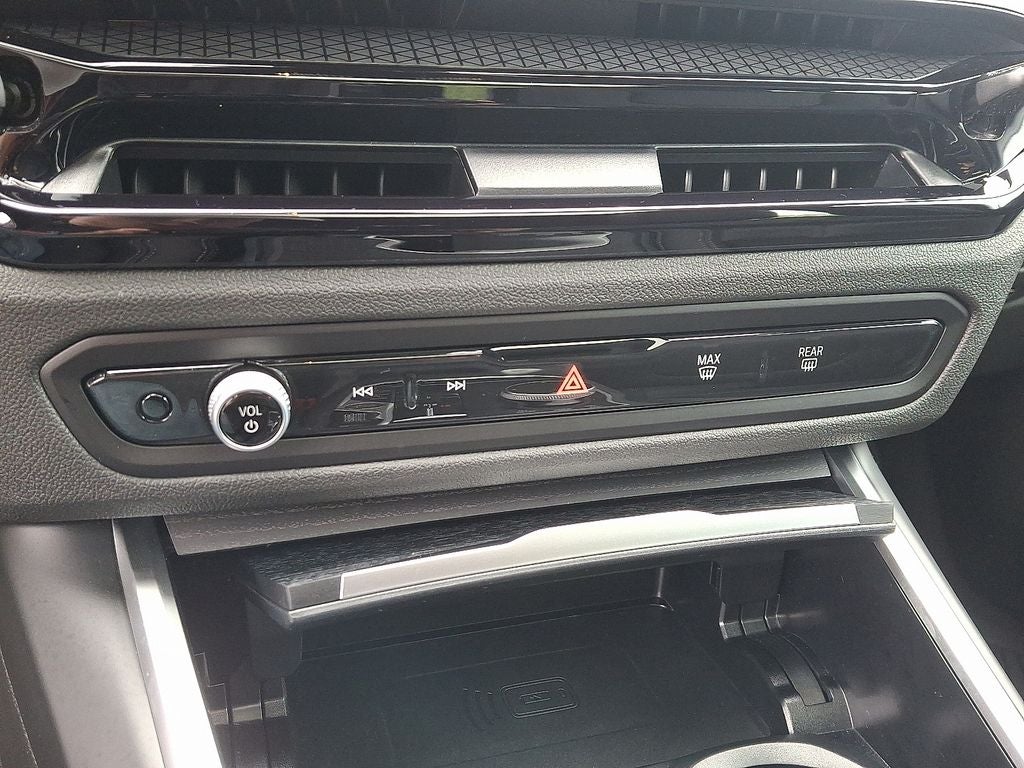 2026 BMW 3 Series 330i xDrive w/Premium Package