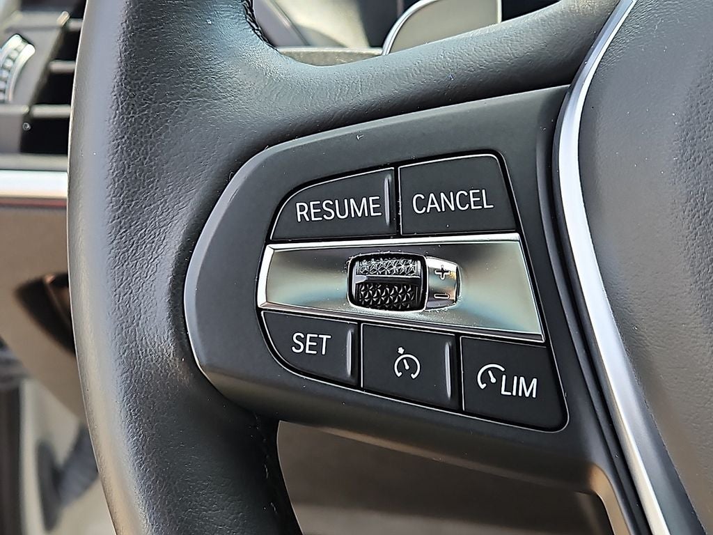 2023 BMW 3 Series 330i xDrive w/Driving Assistance Package