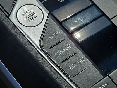 2023 BMW 3 Series 330i xDrive w/Driving Assistance Package