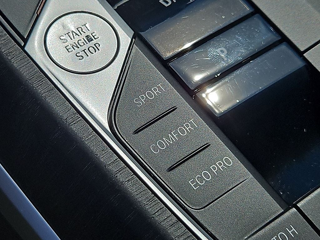 2023 BMW 3 Series 330i xDrive w/Driving Assistance Package