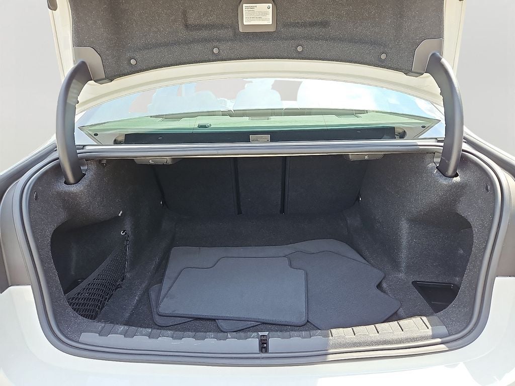 2023 BMW 3 Series 330i xDrive w/Driving Assistance Package