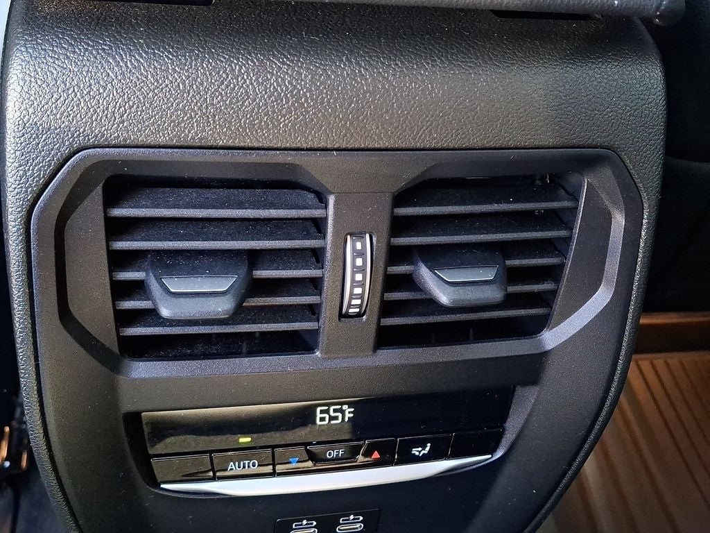 2023 BMW 3 Series 330i xDrive w/Premium Package