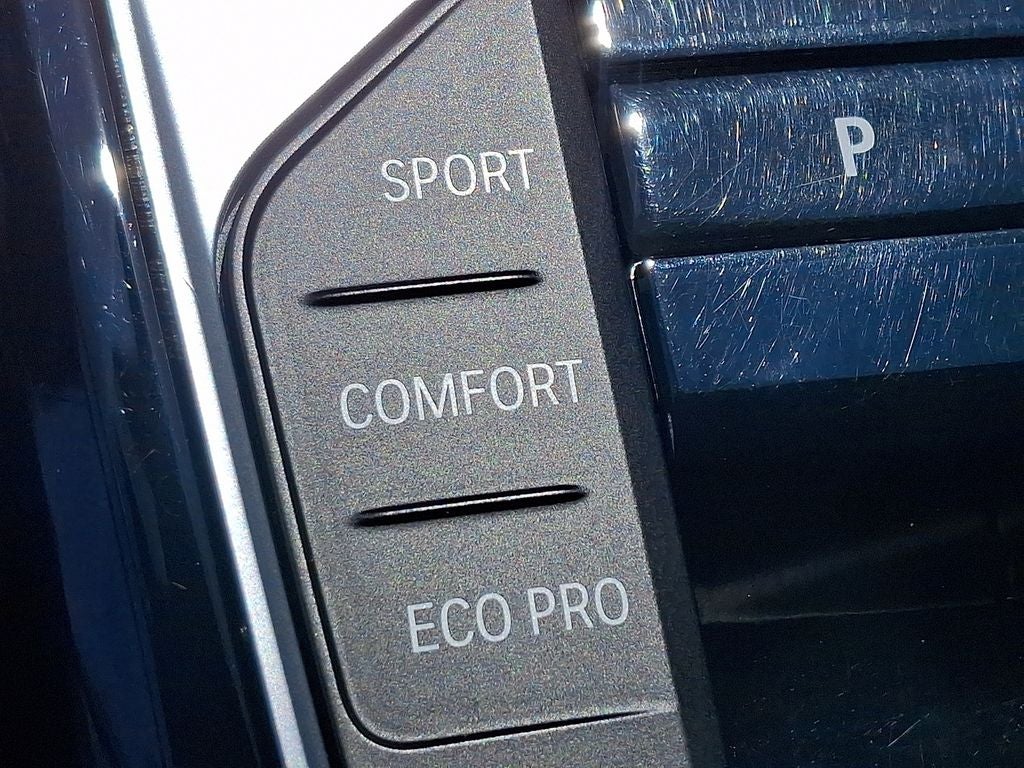 2023 BMW 3 Series 330i xDrive w/Premium Package