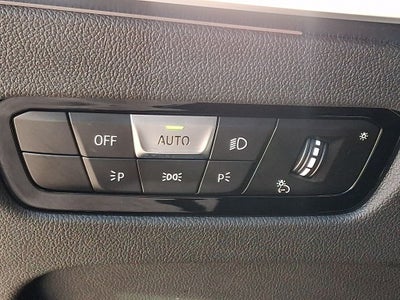 2023 BMW 3 Series 330i xDrive w/Premium Package