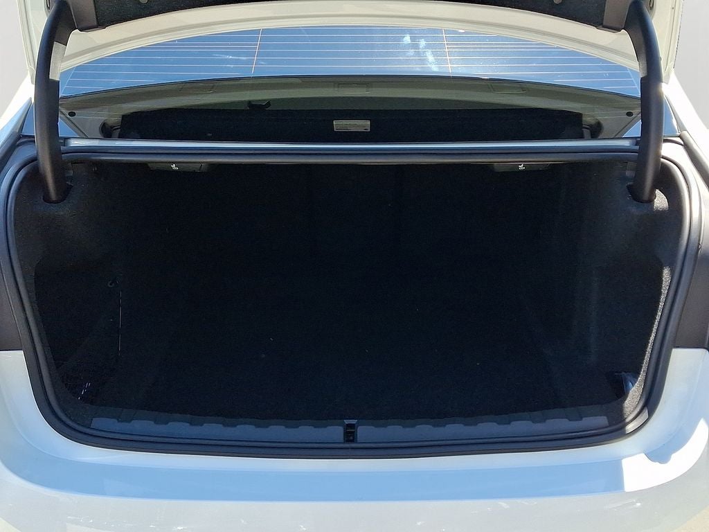 2023 BMW 3 Series 330i xDrive w/Premium Package