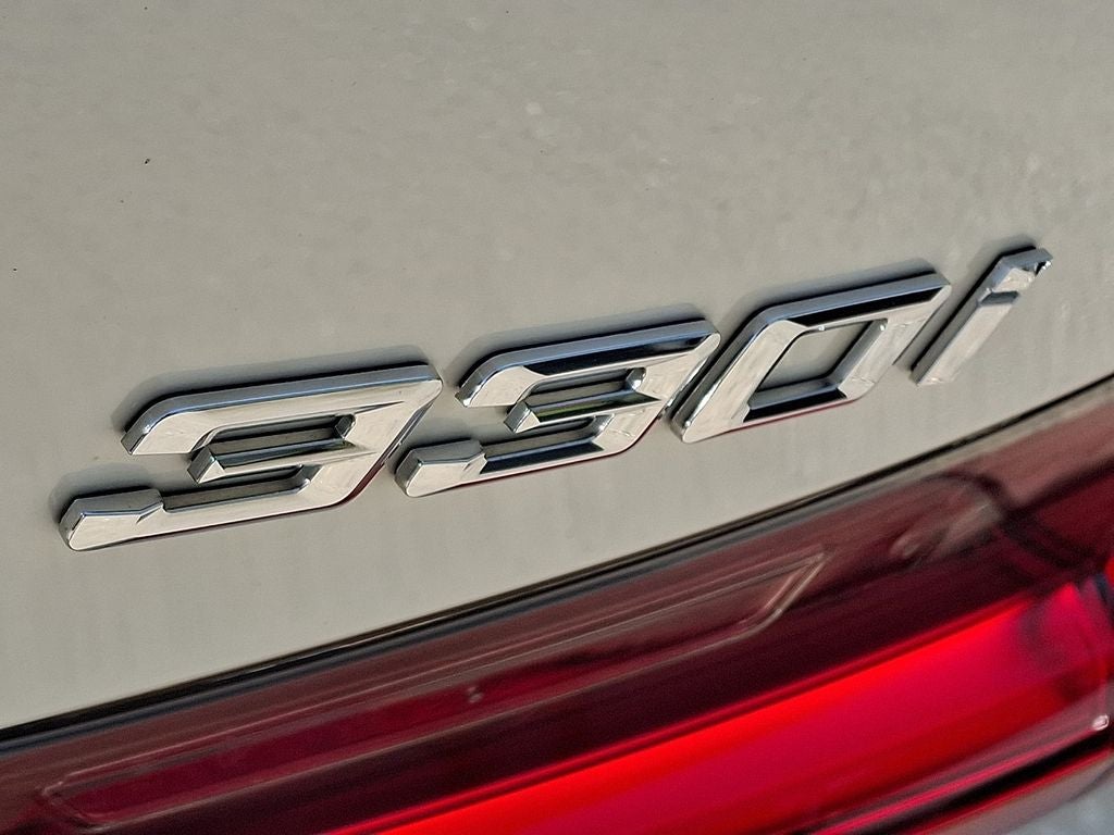 2023 BMW 3 Series 330i xDrive w/Premium Package