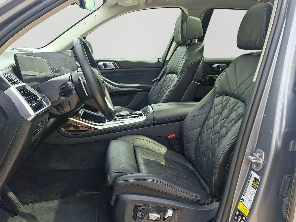2024 BMW X7 xDrive40i w/Premium Package