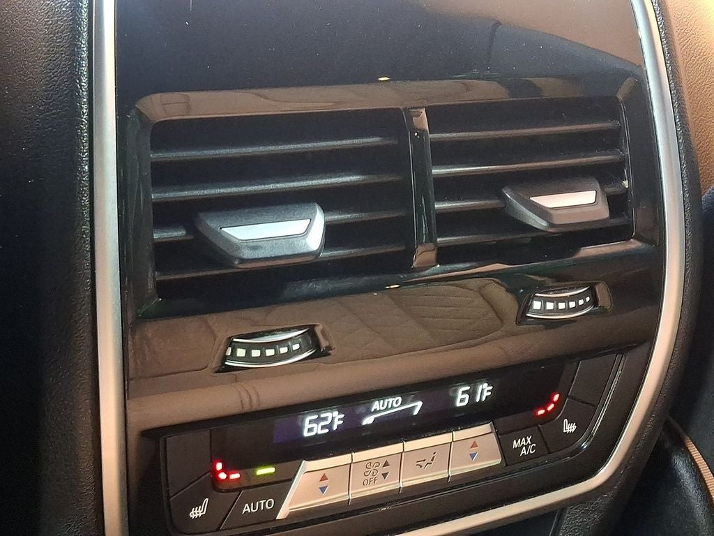 2025 BMW X5 xDrive40i w/Premium Package & Comfort Package