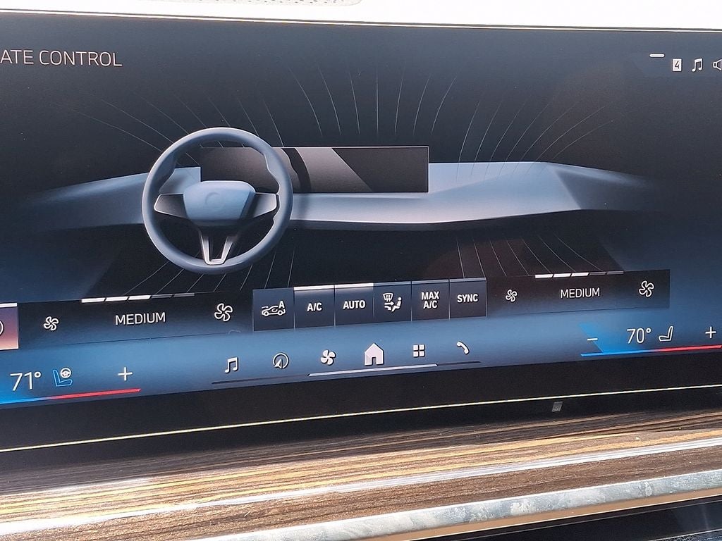 2025 BMW X5 xDrive40i w/Premium Package & Comfort Package