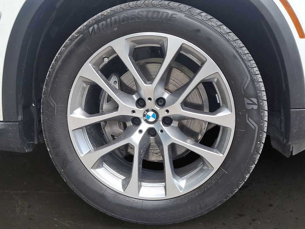 2025 BMW X5 xDrive40i w/Premium Package & Comfort Package