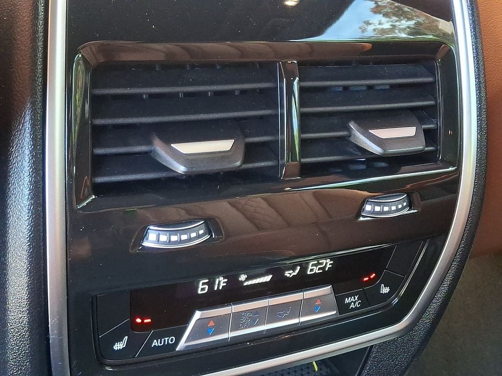 2025 BMW X7 M60i w/Executive Package