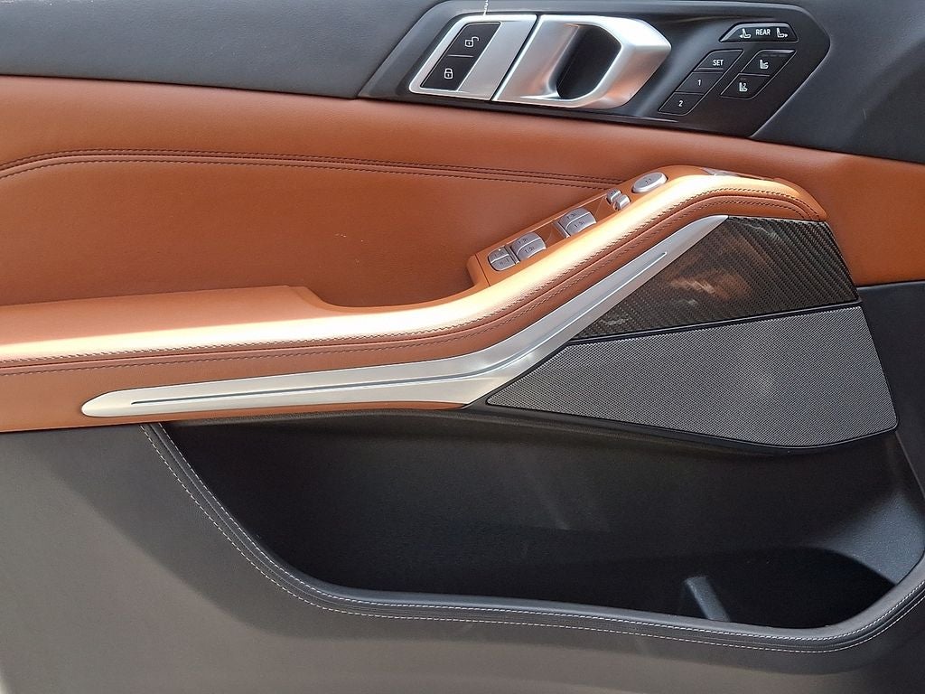 2025 BMW X7 M60i w/Executive Package