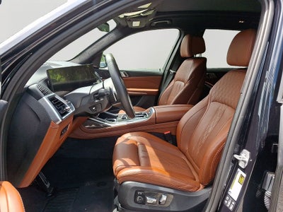 2025 BMW X7 M60i w/Executive Package