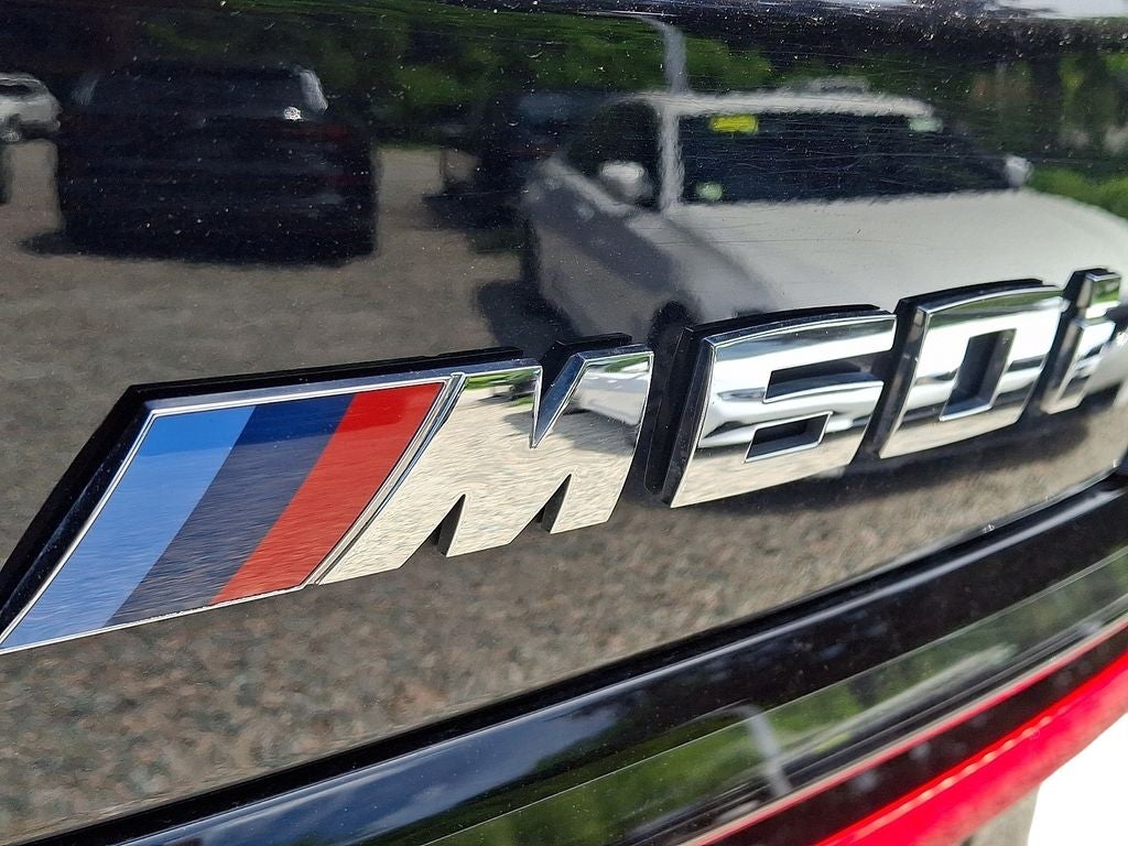 2025 BMW X7 M60i w/Executive Package