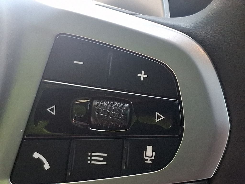 2025 BMW X6 xDrive40i w/Premium Package