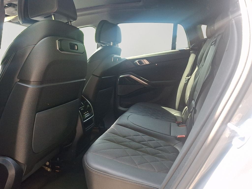 2025 BMW X6 xDrive40i w/Premium Package