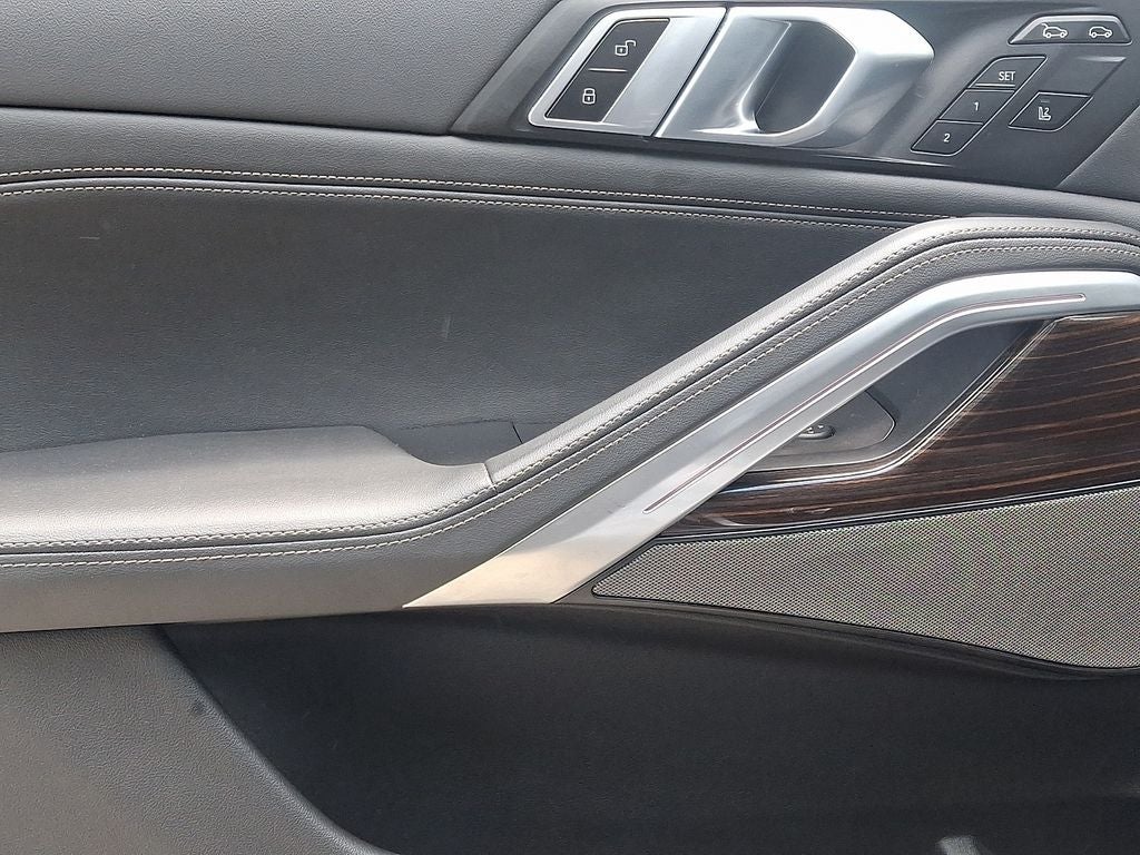2026 BMW X6 xDrive40i w/M Sport Professional Package
