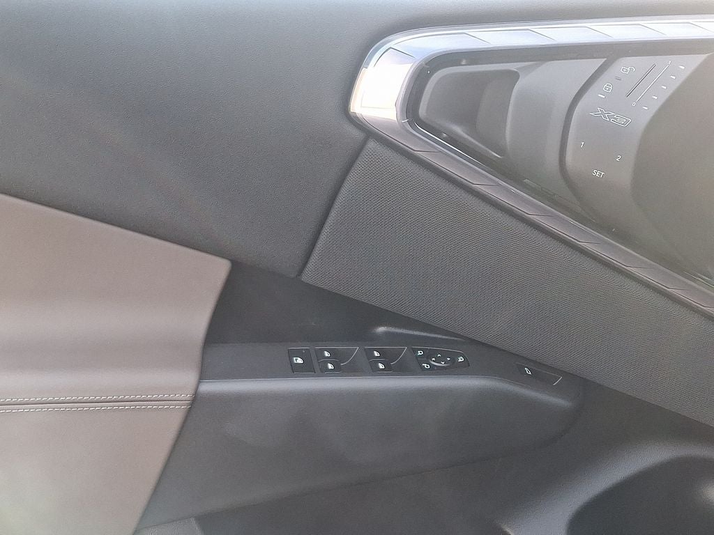 2025 BMW X3 30 xDrive w/Convenience Package