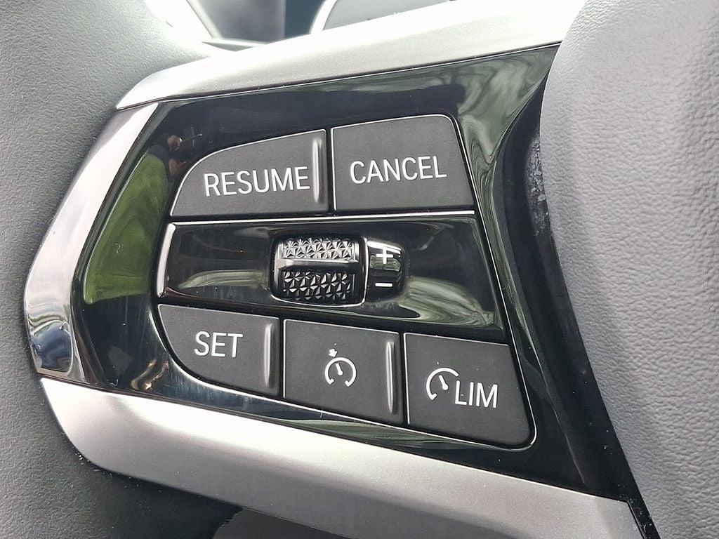 2025 BMW 3 Series 330i xDrive w/Convenience Package