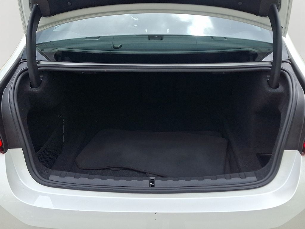 2025 BMW 3 Series 330i xDrive w/Convenience Package