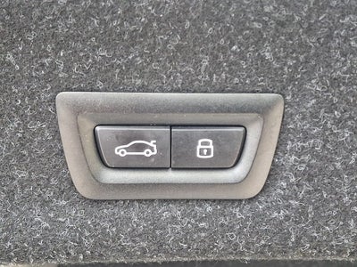 2025 BMW 3 Series 330i xDrive w/Convenience Package