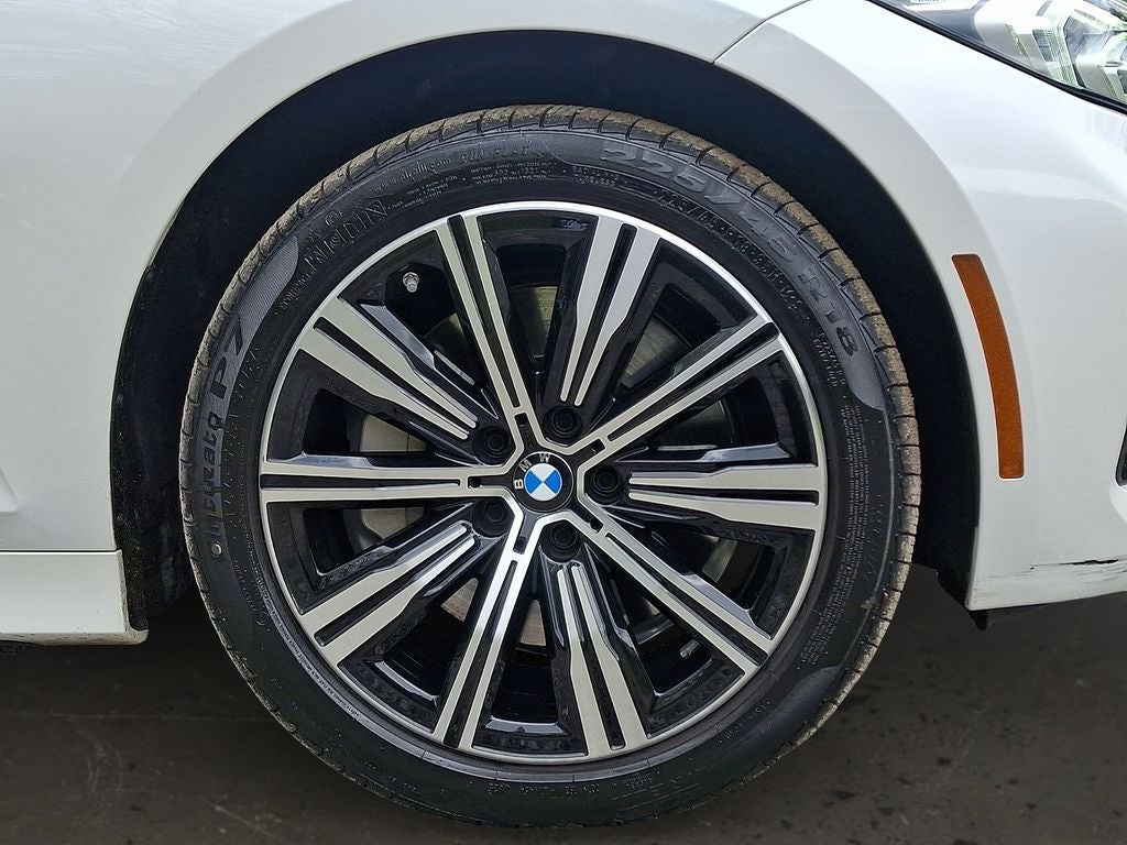 2025 BMW 3 Series 330i xDrive w/Convenience Package
