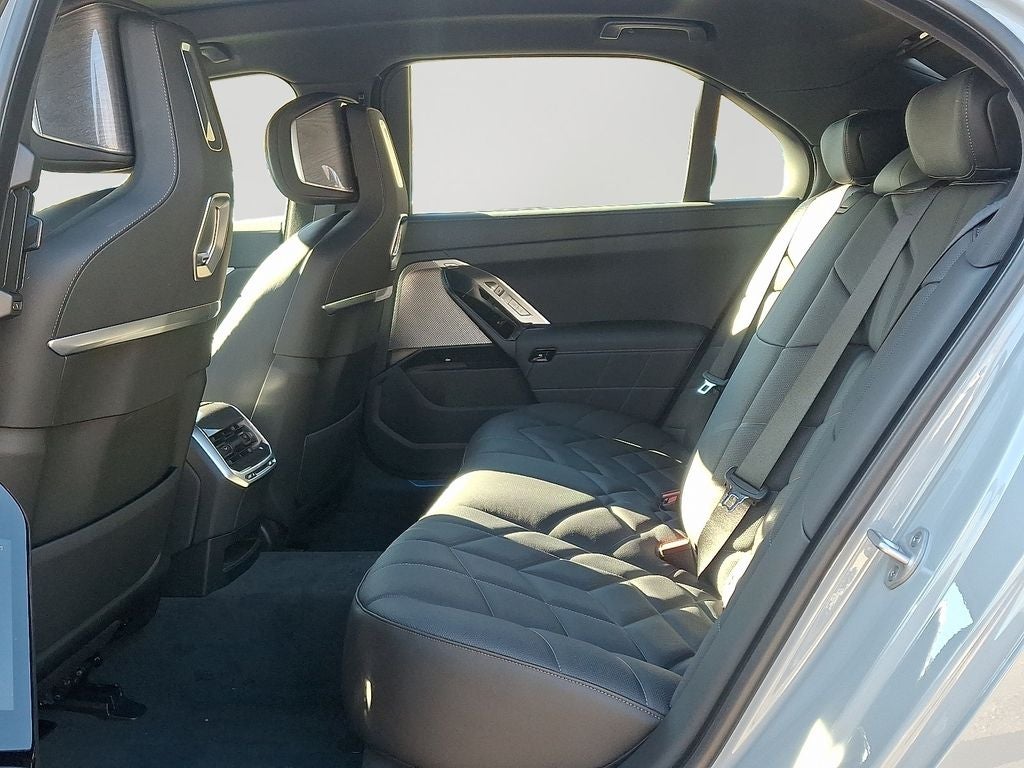 2026 BMW 7 Series 750e xDrive