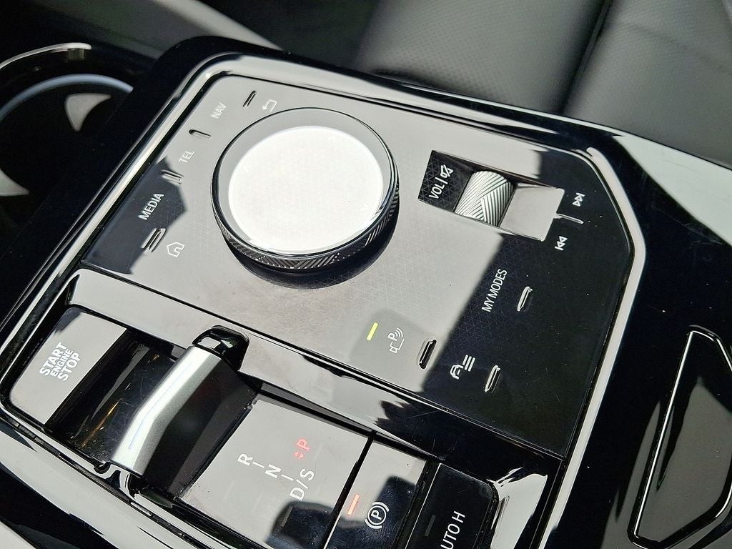 2026 BMW 5 Series 530i xDrive w/Premium Package