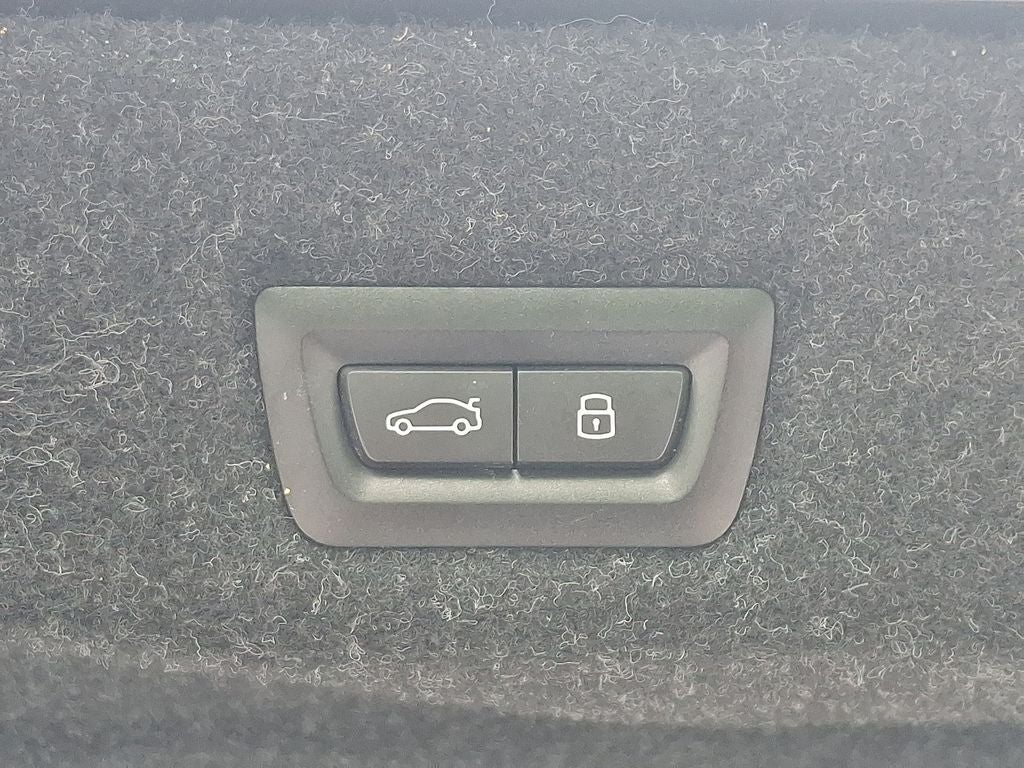 2026 BMW 5 Series 530i xDrive w/Premium Package