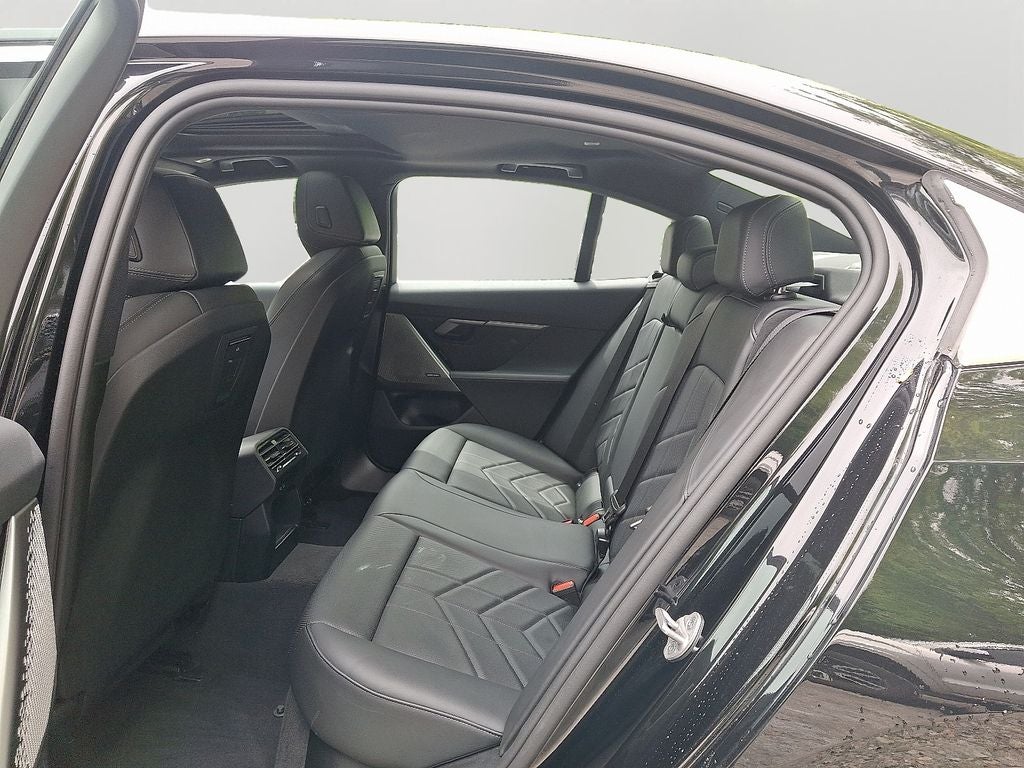 2026 BMW 5 Series 530i xDrive w/Premium Package