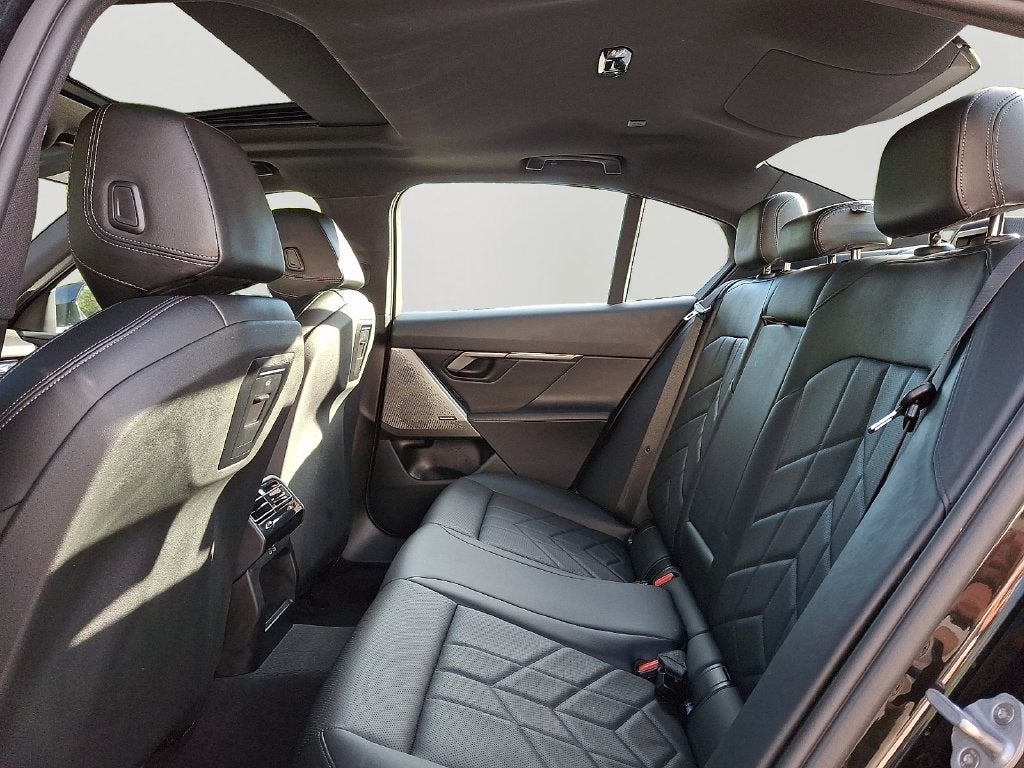 2025 BMW 5 Series 540i xDrive