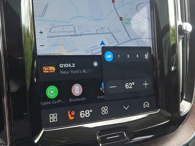 2022 Volvo XC60 B5 Momentum w/Climate Package