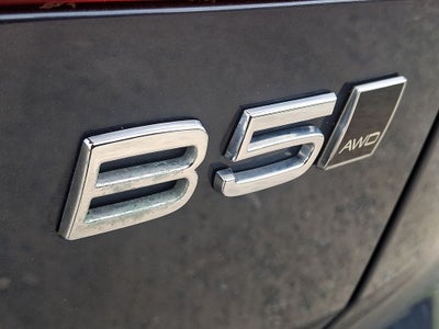 2022 Volvo XC60 B5 Momentum w/Climate Package