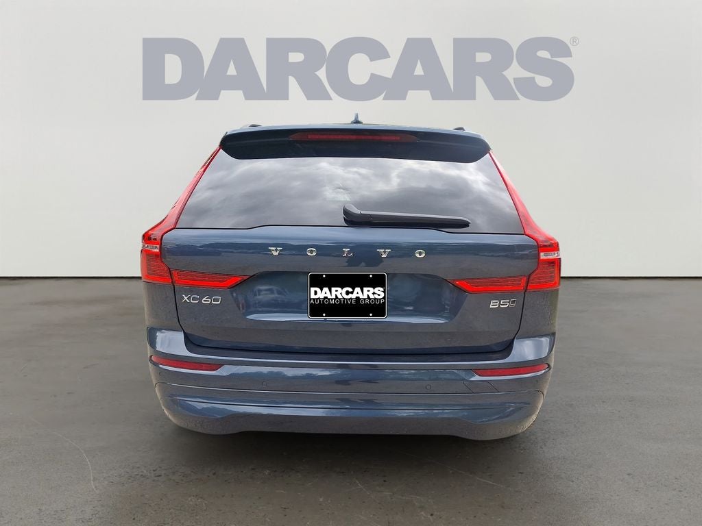 2022 Volvo XC60 B5 Momentum w/Climate Package
