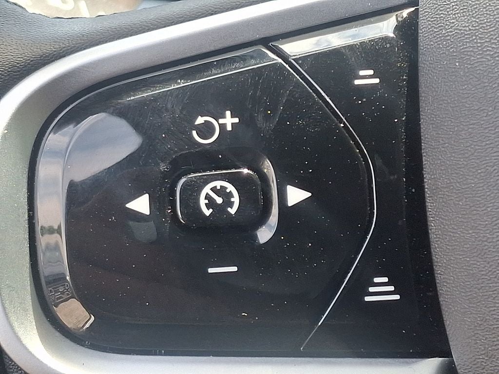 2026 Volvo XC60 B5 Core w/Climate package