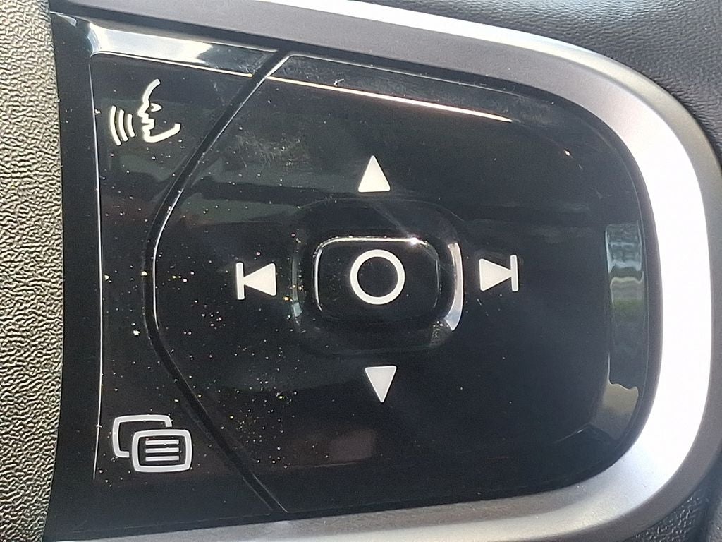 2026 Volvo XC60 B5 Core w/Climate package