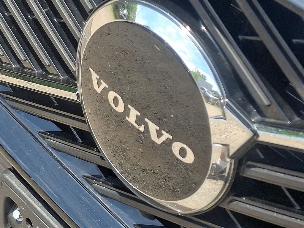 2026 Volvo XC60 B5 Core w/Climate package