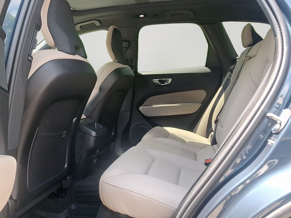2026 Volvo XC60 B5 Core w/Climate package
