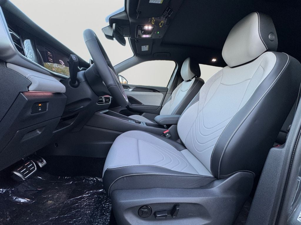 2025 Volkswagen Tiguan 2.0T SE R-Line Black