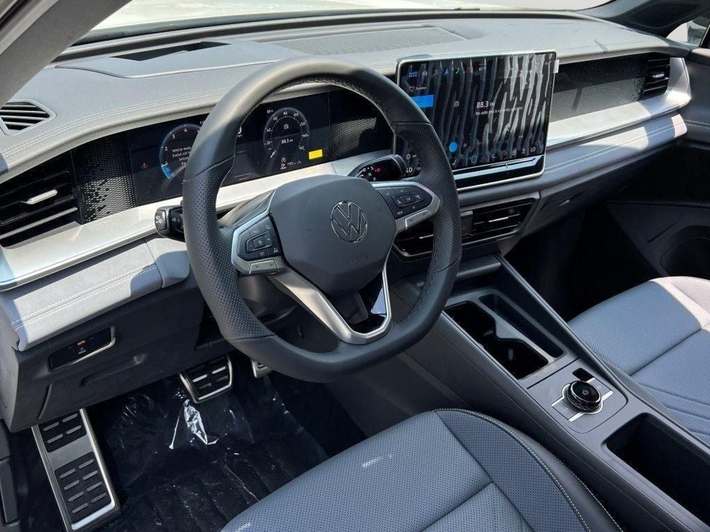 2025 Volkswagen Tiguan 2.0T SE R-Line Black