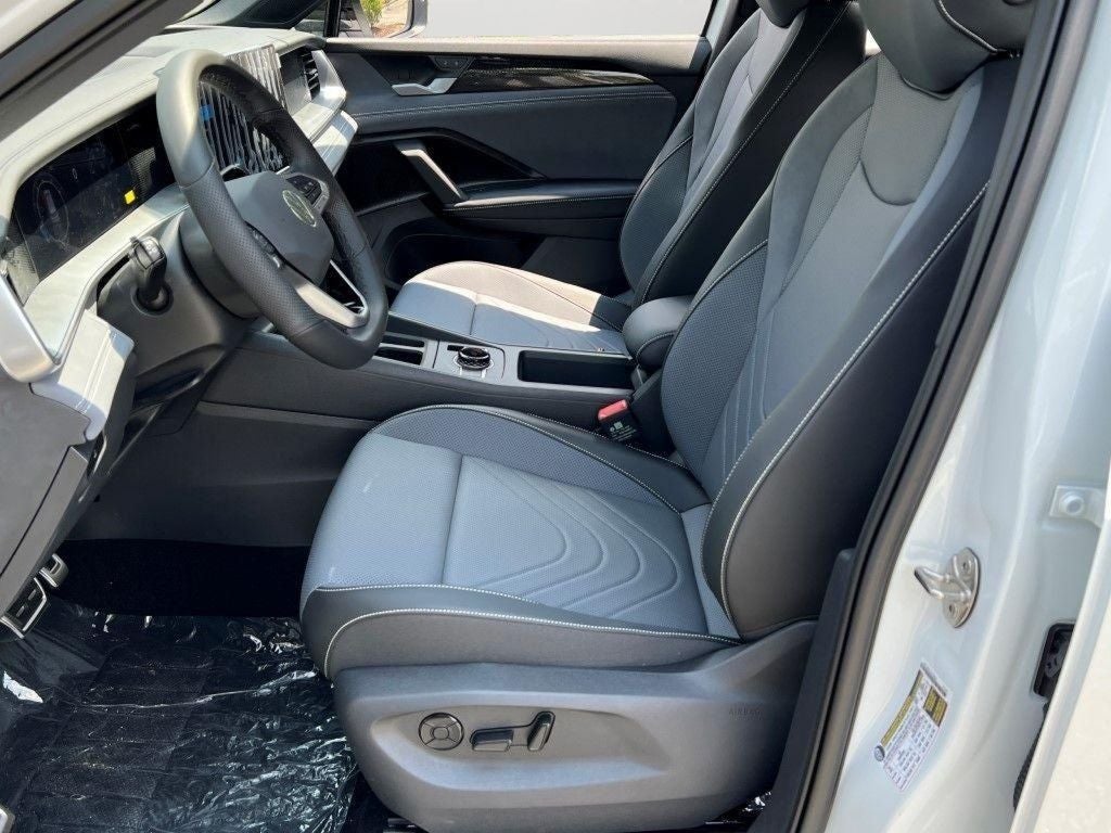 2025 Volkswagen Tiguan 2.0T SE R-Line Black