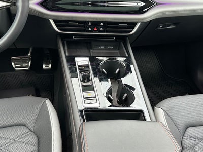 2024 Volkswagen Atlas 2.0T Peak Edition SE w/Technology - Low Miles!