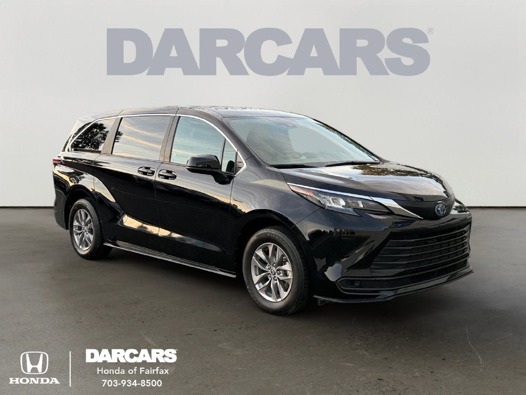2025 Toyota Sienna LE 8 Passenger
