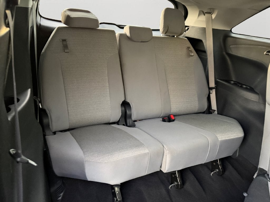 2025 Toyota Sienna LE 8 Passenger