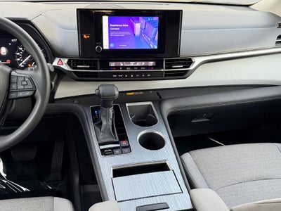 2025 Toyota Sienna LE 8 Passenger