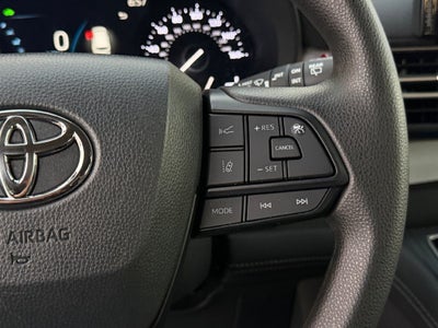 2025 Toyota Sienna LE 8 Passenger