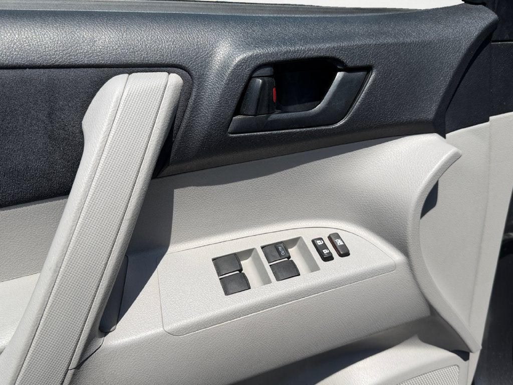 2013 Toyota Highlander Base
