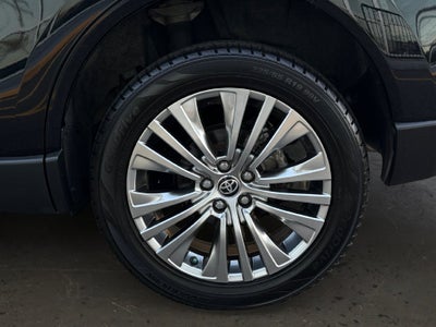 2023 Toyota Venza XLE